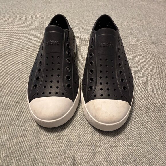 NWOB NATIVE Women’s Jefferson Shoe, W8 (Black) RETAIL $55 - Picture 6 of 6